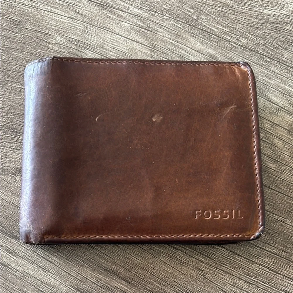 Fossil Men's Brown Leather Wallet